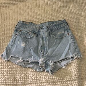 LEVI’S light wash denim shorts